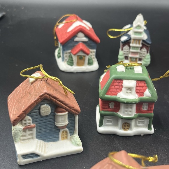 12 pc Vtg 1992 Winter Town Village Set Of Ceramic Christmas Ornaments 2.5"H - Picture 6 of 8
